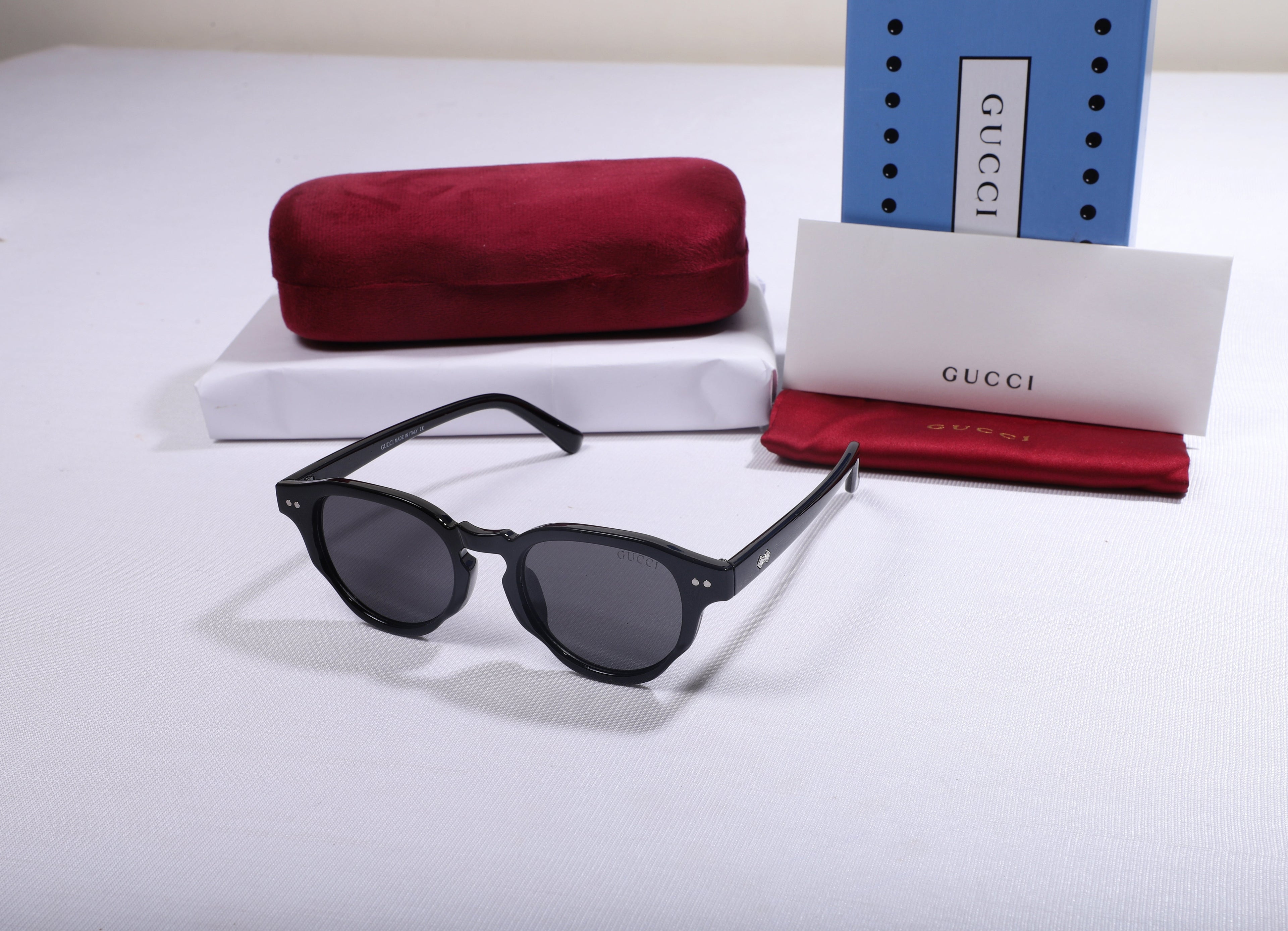 GUCCI Enigmatic Onyx Classic Round Frame Sunglasses with Luxe Case