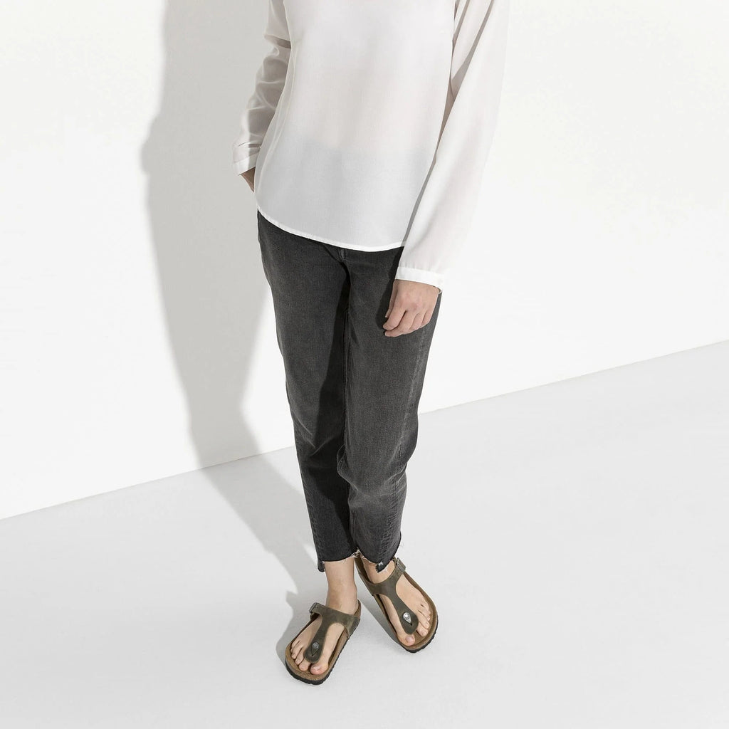 BIRKENSTOCK Moss Olive Oiled Leather Gizeh Sandals