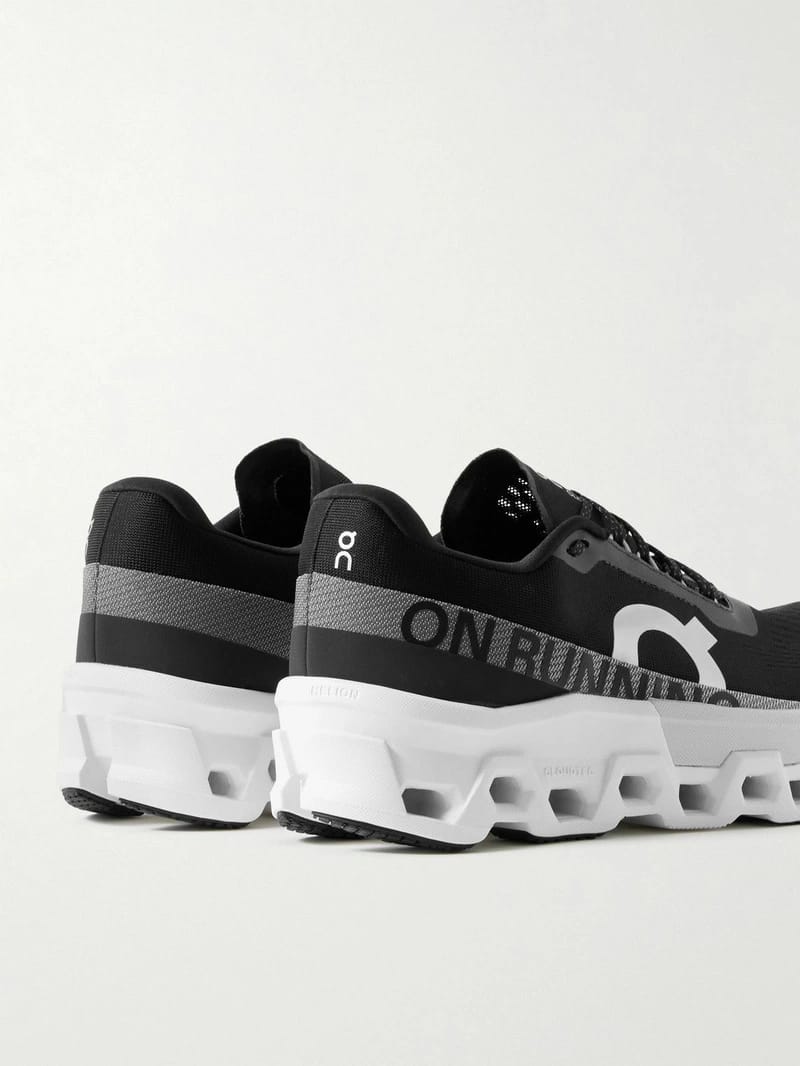 ON RUNNING Cloudstratus Performance Running Shoes