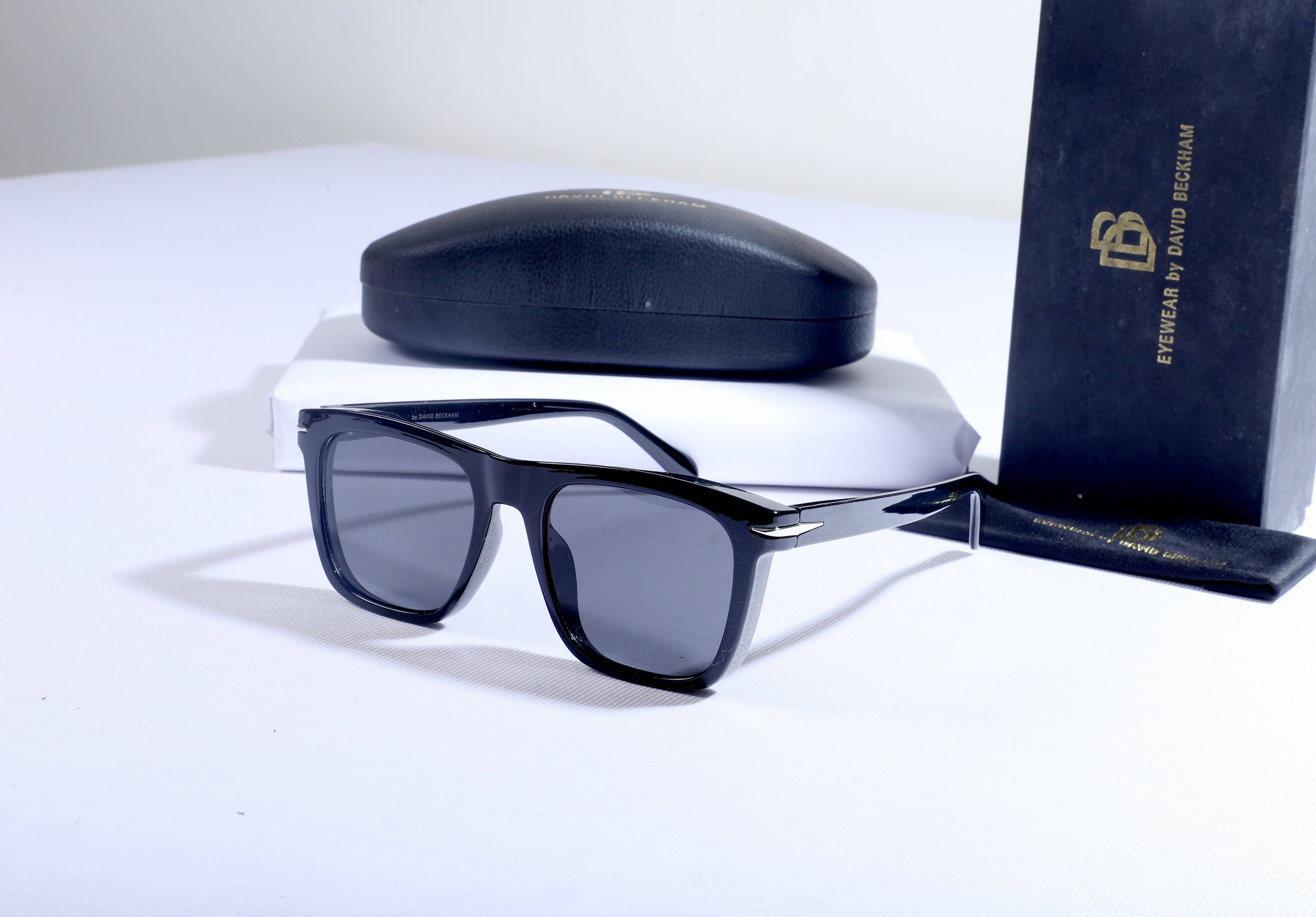 DAVID BECKHAM Enchanted Obsidian Classic Frame Sunglasses with Luxe Case