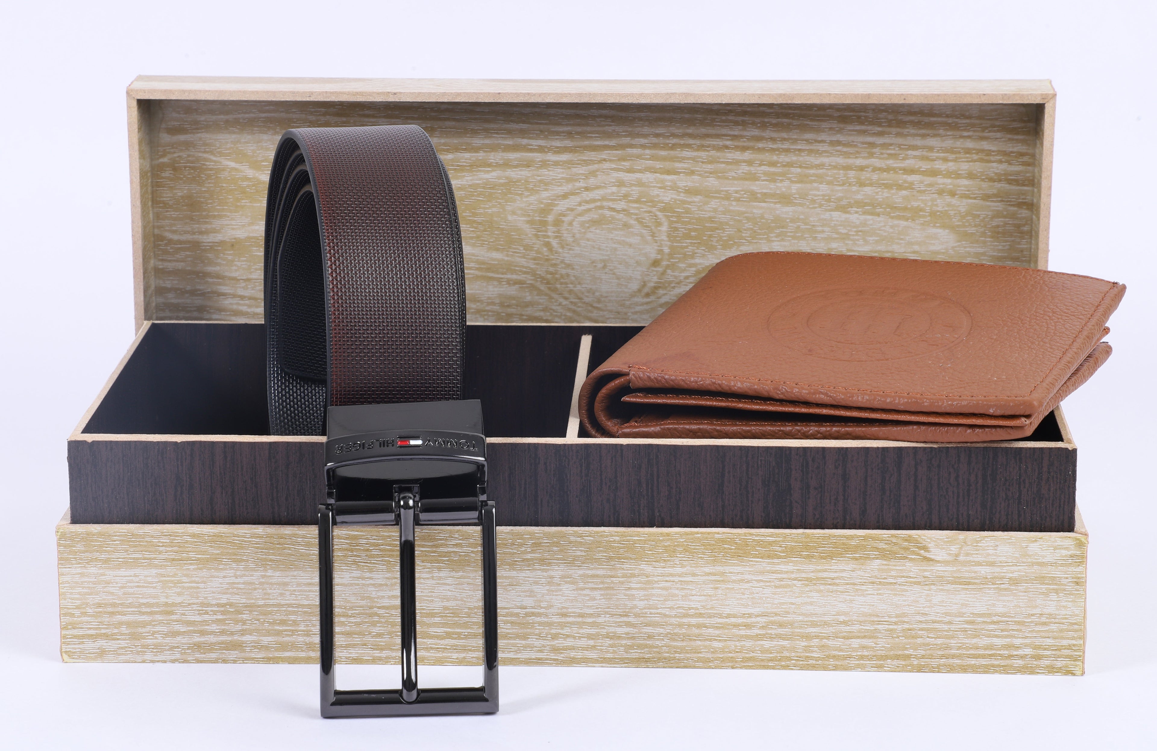 Tommy Hilfiger Classic Leather Belt and Wallet Gift Set