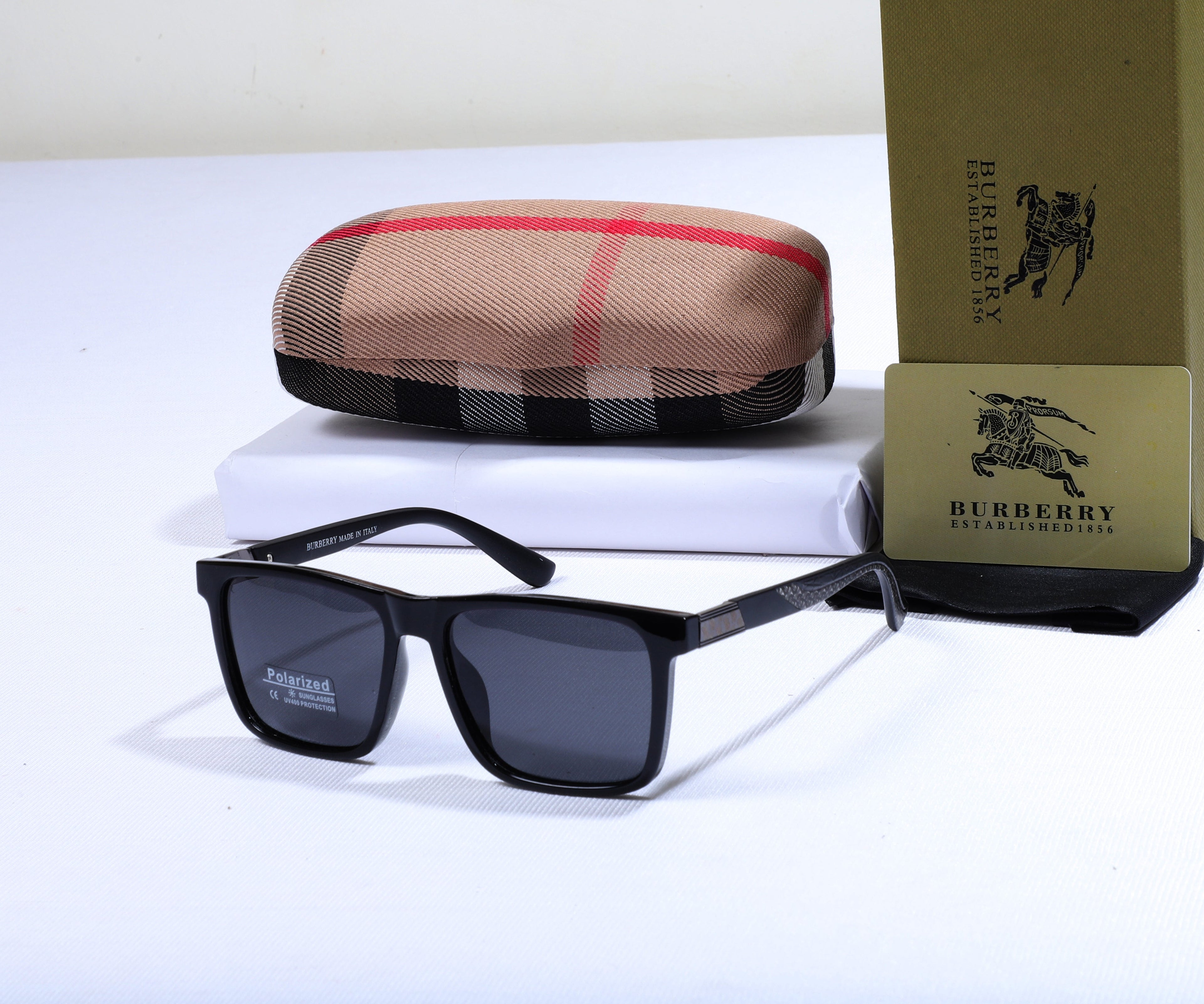 BURBERRY Onyx Ember Chic Fit Sunglasses with Signature Case