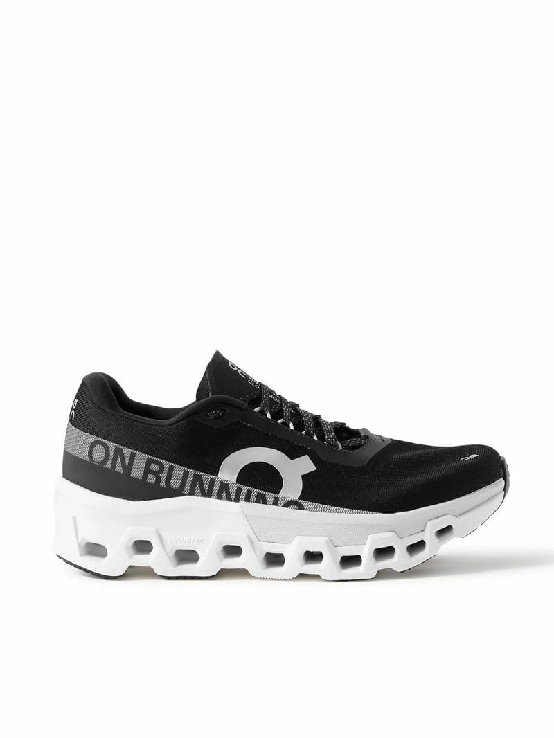 ON RUNNING Cloudstratus Performance Running Shoes